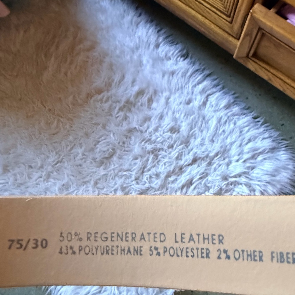 Levi’s pop buckle belt tan and pink XS - Picture 3 of 3